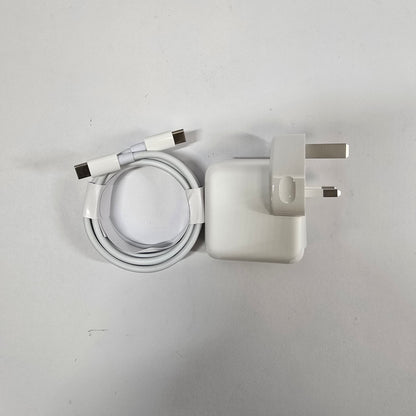 2020 Apple MacBook Pro 13.3" i5 2.0GHz 16GB RAM 512GB SSD Space Gray A2251